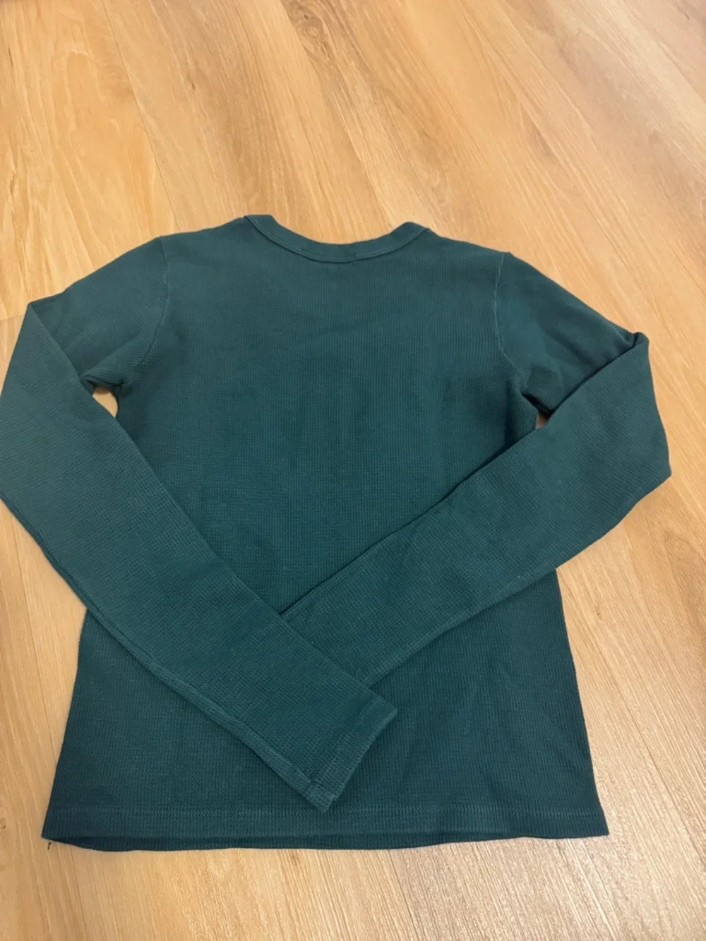 Brandy Melville Forest Green Crewneck long-sleeve - Picture 3 of 3